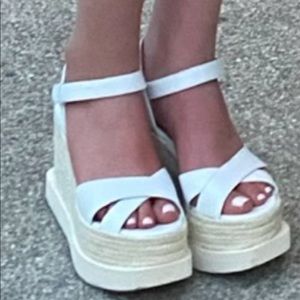 Paloma Barcelo White Platform Sandals